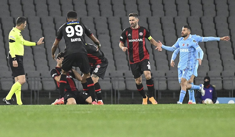 Fatih Karagümrük, Trabzonspor’u farklı geçti