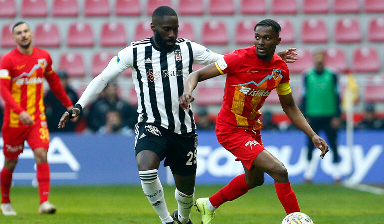Beşiktaş Kayseri’den mutlu dönüyor