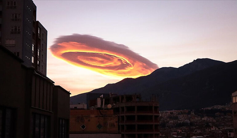 Bursa’daki ‘UFO’ bulutun sırrı ne?