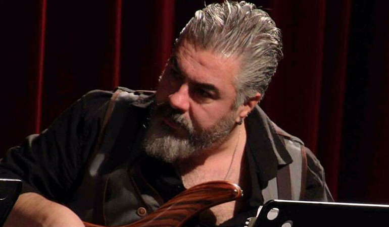Müzisyen Hakan Yelbiz kazada hayatını kaybetti