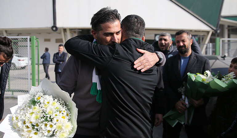 Konyaspor’da İlhan Palut’a coşkulu veda
