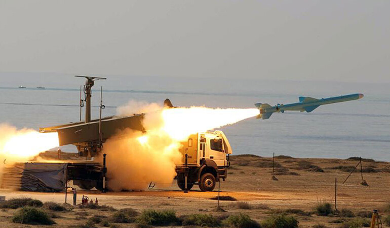 İran’dan Basra Körfezi’nde füze tatbikatı