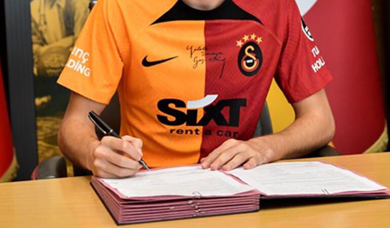 Galatasaray genç futbolcusuyla sözleşme uzattı
