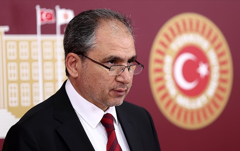 ‘Milli Savunma ve İçişleri bakanlıklarını herhalde HDP’ye vermeyi düşünüyorlar’