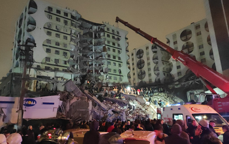 Siyasi parti liderlerinden deprem mesajları