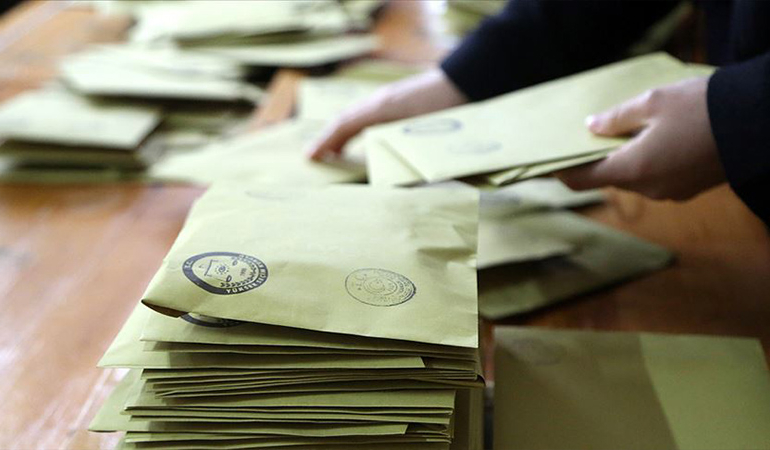 4 kardeş 4 farklı partiden aday oldu