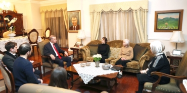 cumhurbaskani-erdogan-ve-esi-emine-erdogandan-baykal-ailesine-taziye-ziyareti_4070_dhaphoto1
