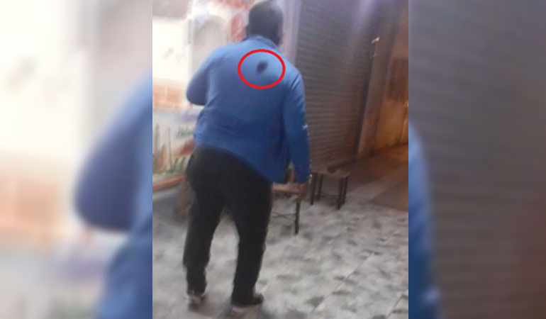 Kaynana, gelinini ve kendisini taciz eden adamı vurdu