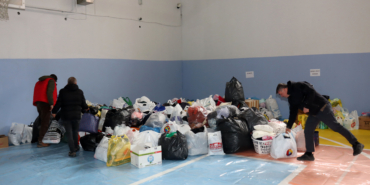 deprem-yardimlarini-caldiklari-iddiasiyla-4-belediye-personeli-aciga-alindi_5699_dhaphoto2