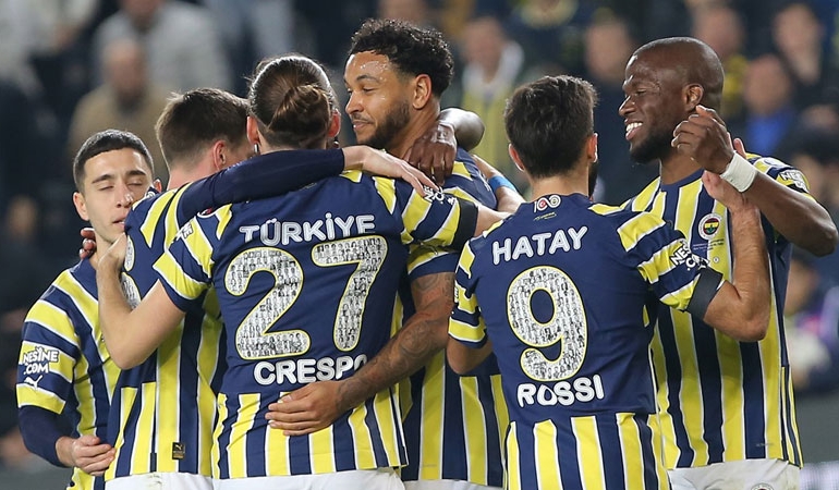 Protestoların damga vurduğu maçta Fenerbahçe farklı güldü