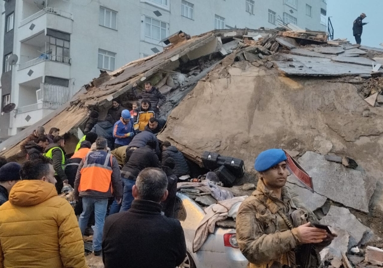 Kahramanmaraş’ta 7,4’lük deprem… 10 ili vurdu!