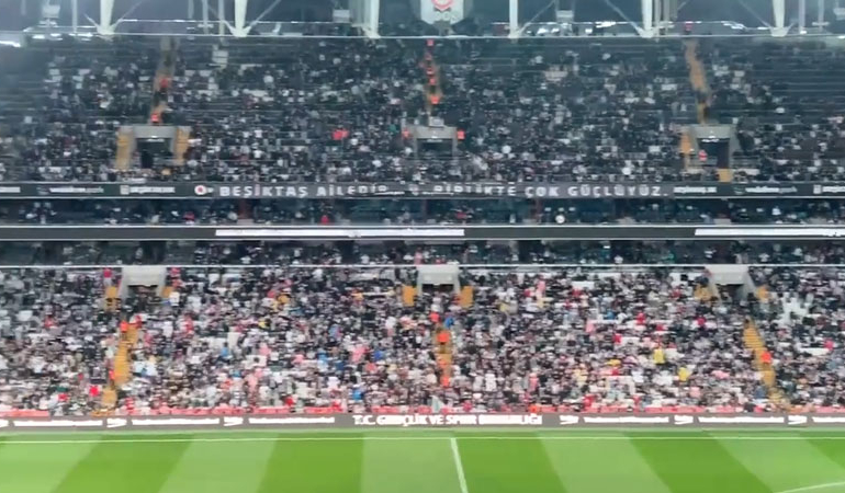 Protestolara Beşiktaş taraftarı da katıldı… ‘Hükümet istifa’