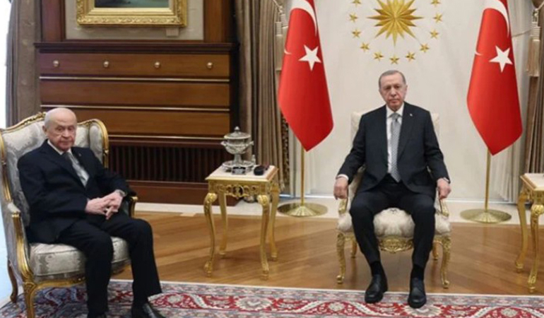Erdoğan, Bahçeli ile bir araya geldi