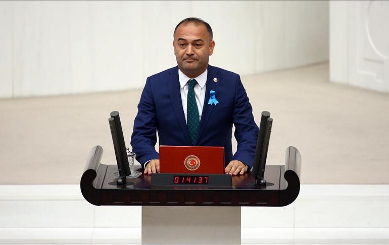 CHP’li Özgür Karabat: Milletvekili olarak biz ne işe yarıyoruz?