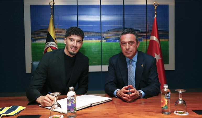 Altay Bayındır 4 yıl daha Fenerbahçe’de