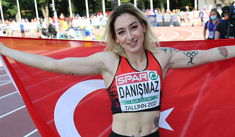 Milli atlet Tuğba Danışmaz’dan altın madalya