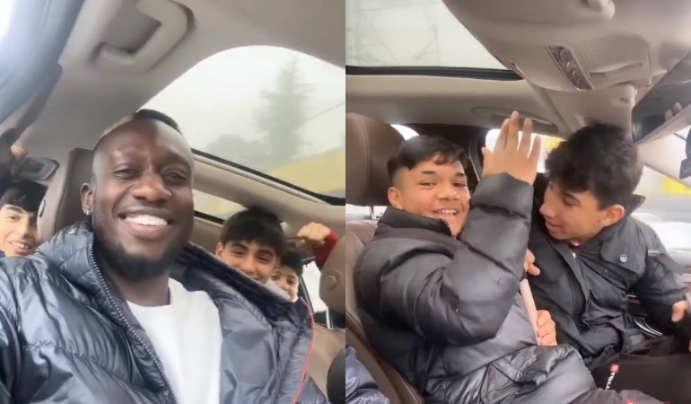 Mbaye Diagne, otostop çeken öğrencileri aracına aldı