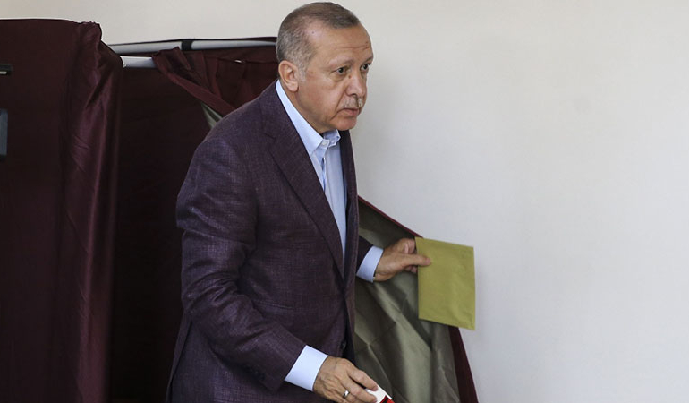 İktidara yakın yazar: Cumhurbaşkanlığı seçiminin ikinci tura kalması ilk defa gerçekleşebilecek…