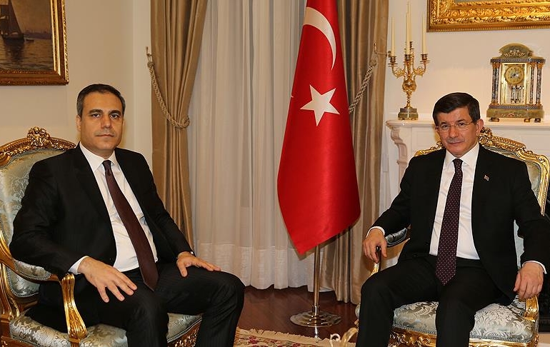 Davutoğlu’ndan dikkat çeken Hakan Fidan yorumu: Öğrencimdir