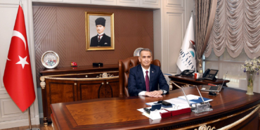 istifa-eden-adiyaman-valisinden-deprem-siiri_1303_dhaphoto3