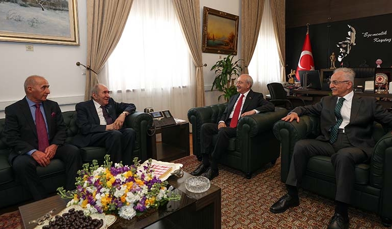 Kılıçdaroğlu’na yabancı basının manşetleri soruldu
