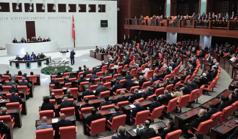 Memur ve emekli maaşlarına zam oranı kabul edildi