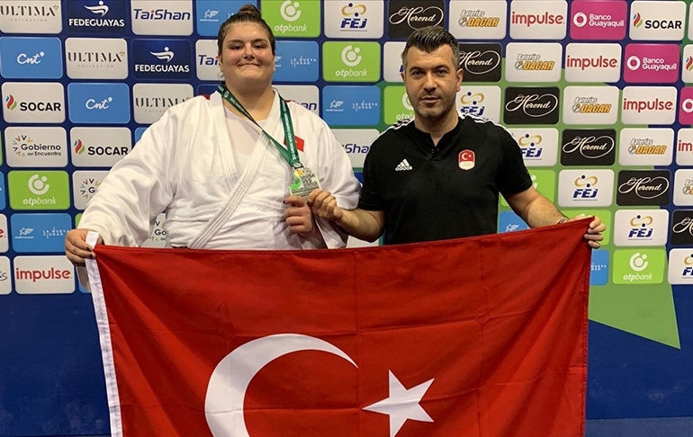 Milli judocu Hilal Öztürk bronz madalya kazandı