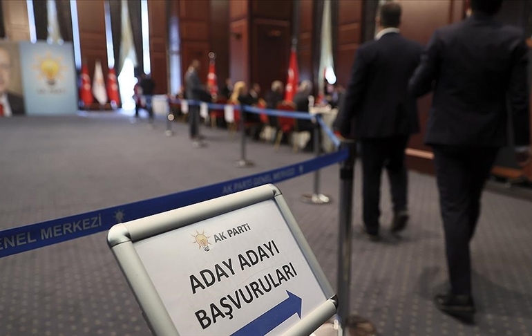 Üç dönem kuralına takılan AKP’li vekiller Erdoğan’ı kendi silahıyla mı vuruyor?