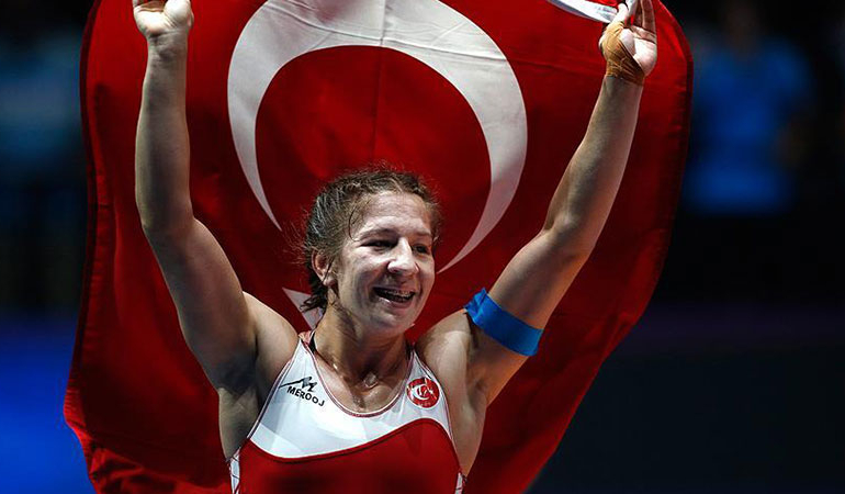 Milli güreşçi Yasemin Adar, Avrupa şampiyonu!