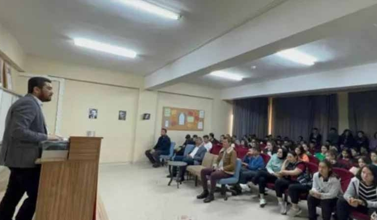 Seçim kampanyasını okula soktular! AKP aday adayı, öğrencilerden Erdoğan’a destek istedi