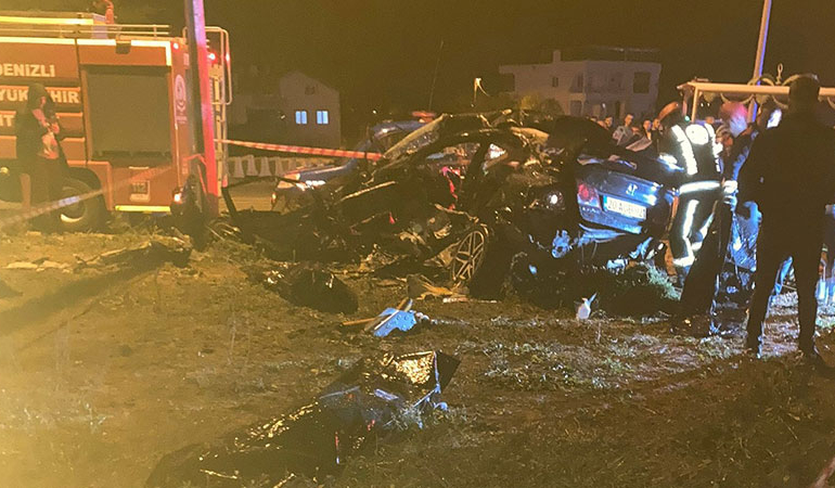 Denizli’de korkunç kaza: Ölü ve yaralılar var