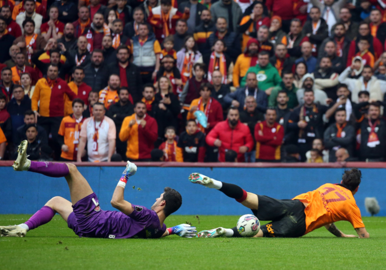 Galatasaray evinde puan bıraktı
