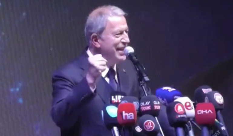 ‘Vur de vuralım’ sloganına verdiği yanıt gündem olmuştu… Akar’dan açıklama