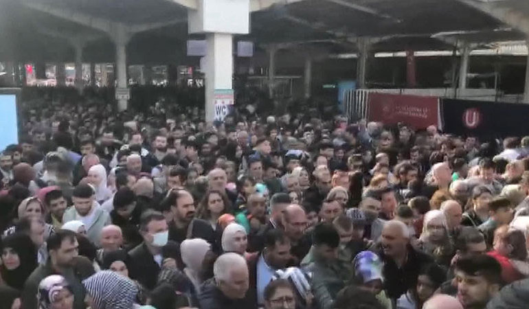Bayram yoğunluğu İstanbul’da insan seli yarattı
