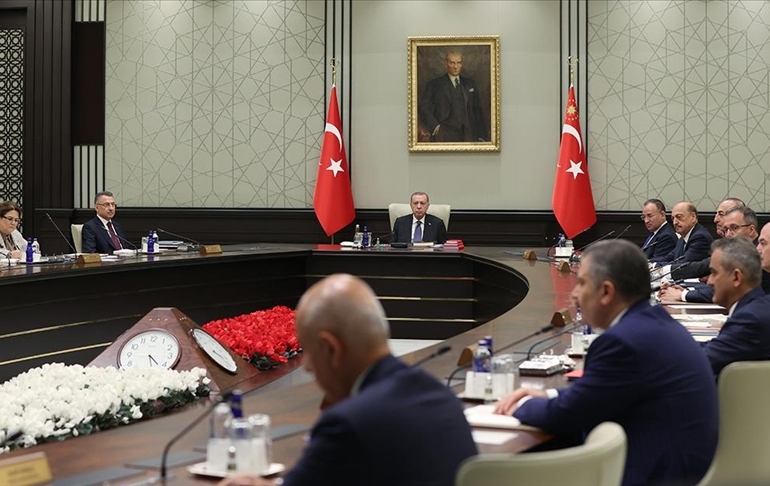 AKP’de 73 vekil çizik yedi, bakanlar ilk sırada