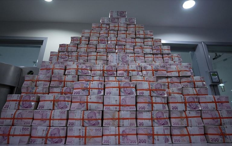 Hazine’den 430 milyar liralık açık