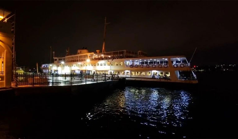 Eyüpsultan-Kadıköy vapurunda facidan dönüldü