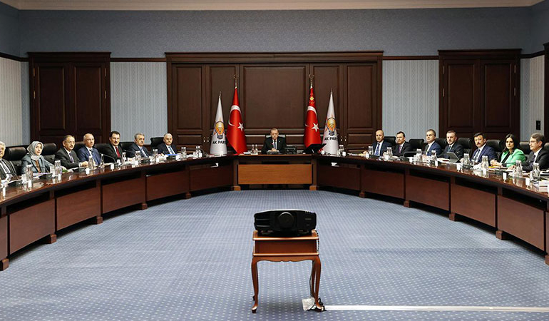 AKP MYK sona erdi… Toplantıda ne konuşuldu?