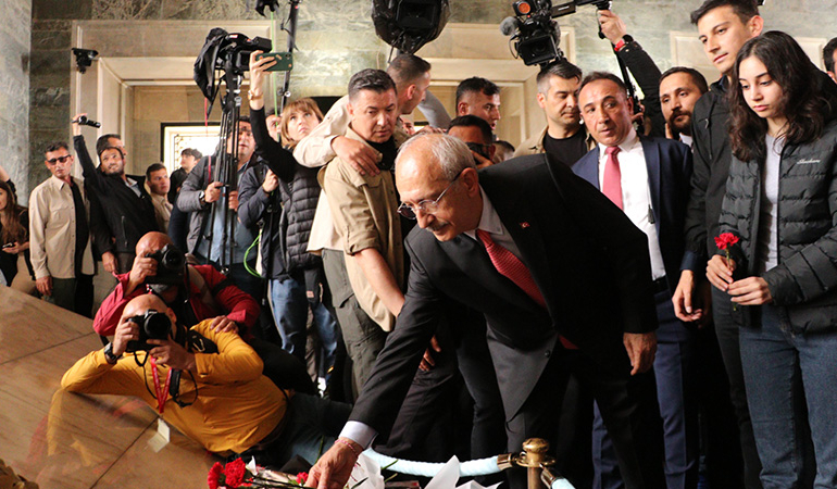 Kılıçdaroğlu’ndan Anıtkabir’e ziyaret