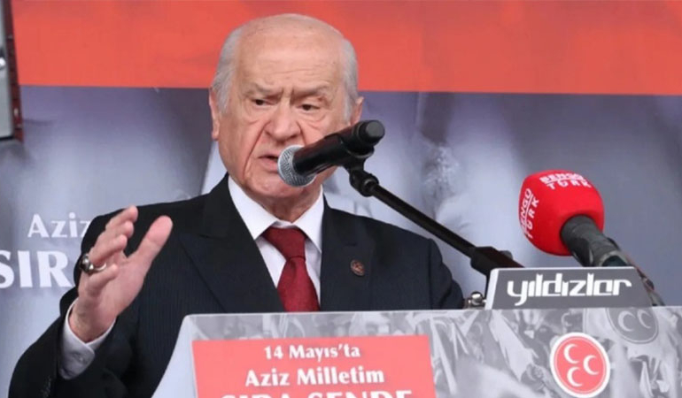 Bahçeli’nin ‘İki Keklik’ performansı gündem oldu