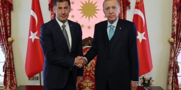 cumhurbaskani-erdogan-sinan-ogan-ile-gorusuyor_1233_dhaphoto1