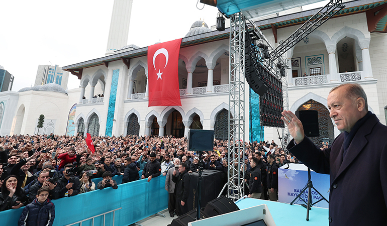 Erdoğan’ın mitinginin farklı açıları gündem oldu