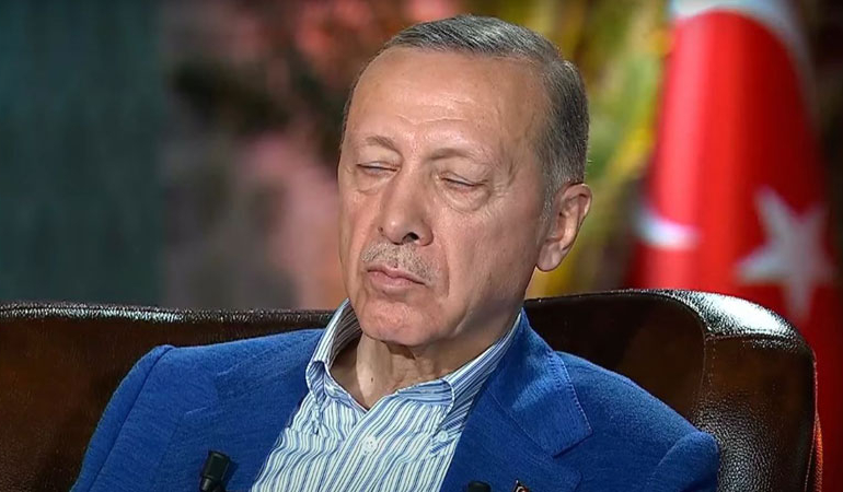 Erdoğan, canlı yayında uyukladı