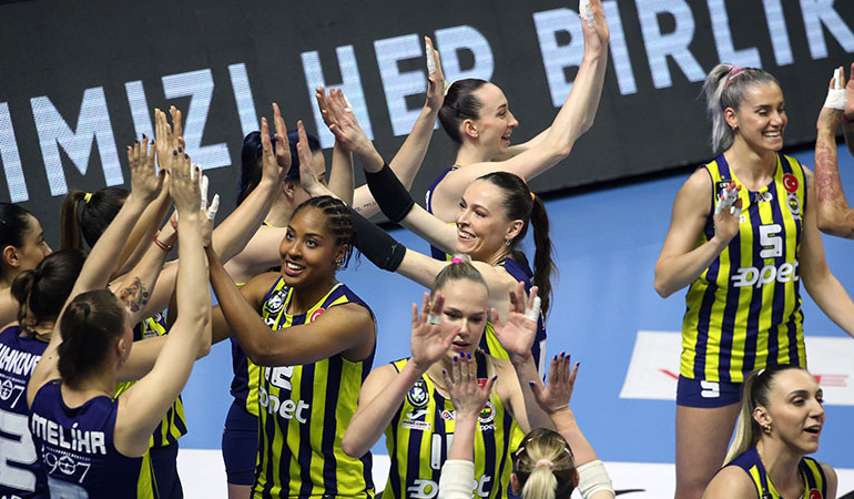 Kadınlar voleybolda şampiyon Fenerbahçe