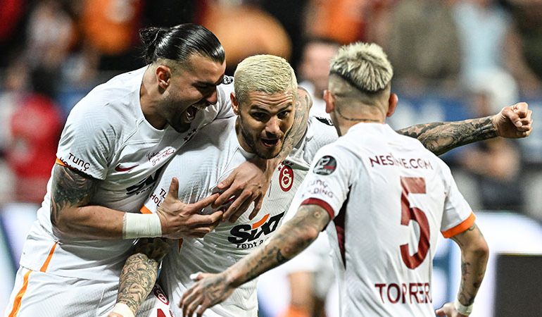 Cumhuriyetin 100. yılında şampiyon Galatasaray!