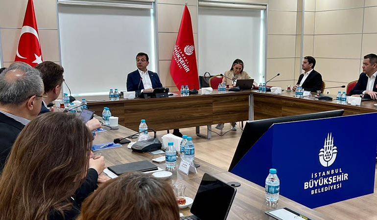 CHP’liler arasında tartışma yarattı… İmamoğlu’ndan dikkat çeken fotoğraflı mesaj
