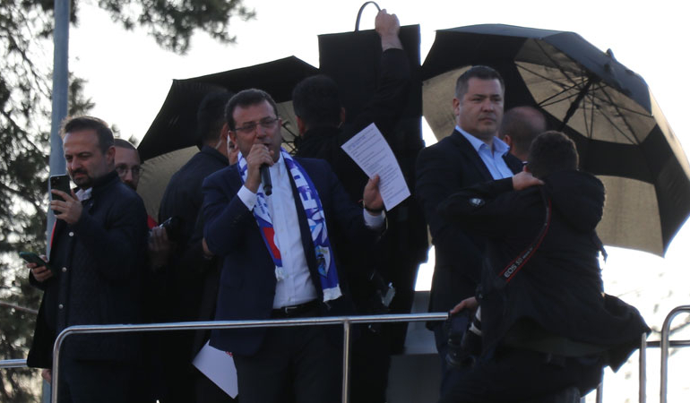 Erzurum’da Ekrem İmamoğlu’nun mitingine taşlı saldırı… Kılıçdaroğlu’ndan açıklama