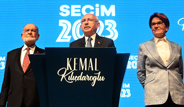 Kılıçdaroğlu masaya vura vura seslendi: Buradayım be buradayım!