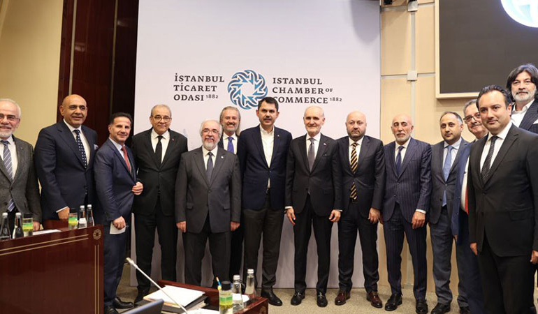 İTO toplantısında Bakan Kurum’a ‘siyaset yapmayın’ tepkisi