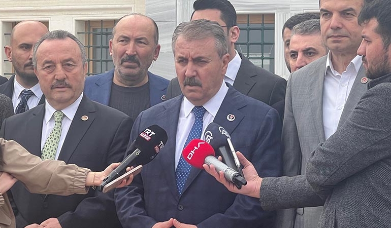 Cumhur ortağı, taşlı saldırıyı adeta alkışladı